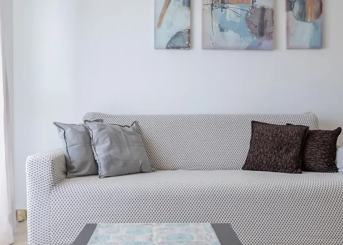 Tranquil Getaway By Infox Apartment